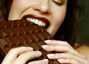 Allarme plastica nelle tavolette di cioccolato: ecco la nota marca ritirata