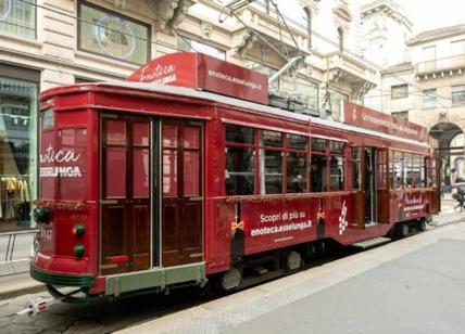 Esselunga sale sul tram per presentare la sua enoteca online