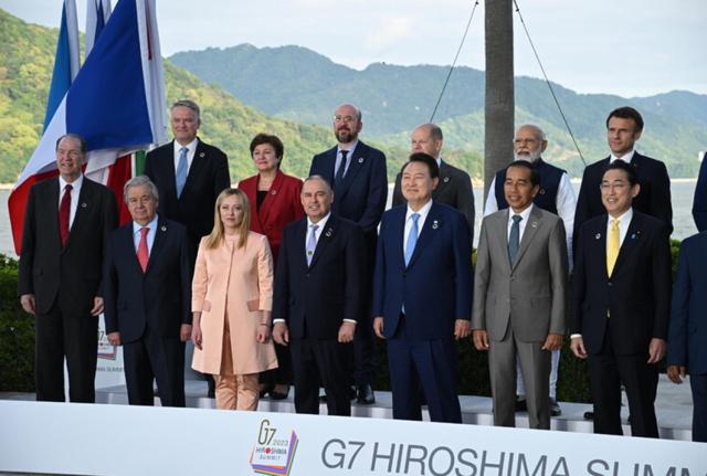 G7