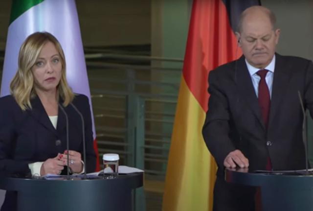 Giorgia Meloni e Olaf Scholz conferenza a Berlino