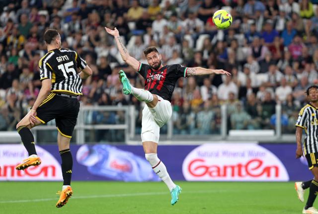 Giroud match winner nella notte di Juventus-Milan (foto Lapresse)