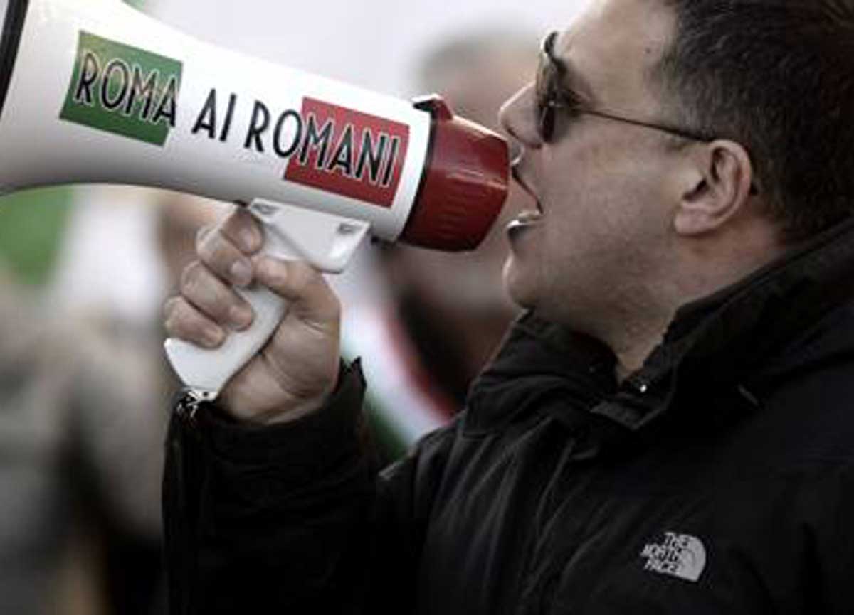 Giuliano Castellino in una manifestazione