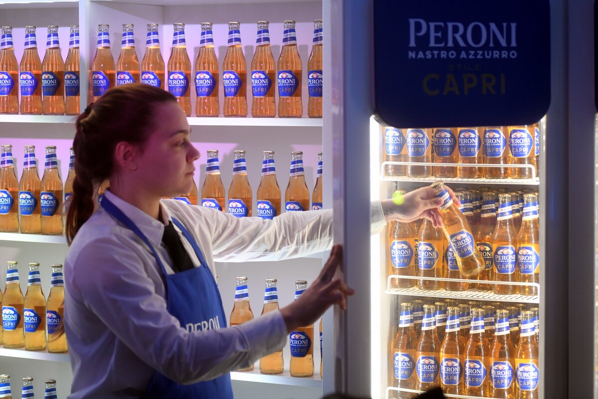 Peroni Nastro Azzurro presenta la nuova birra Stile Capri