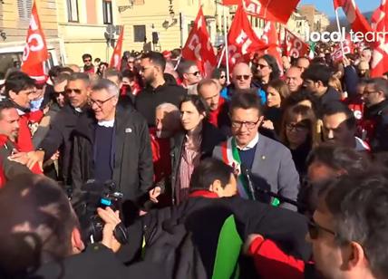 Schlein e Conte al Corteo antifascista di Firenze, migliaia in piazza