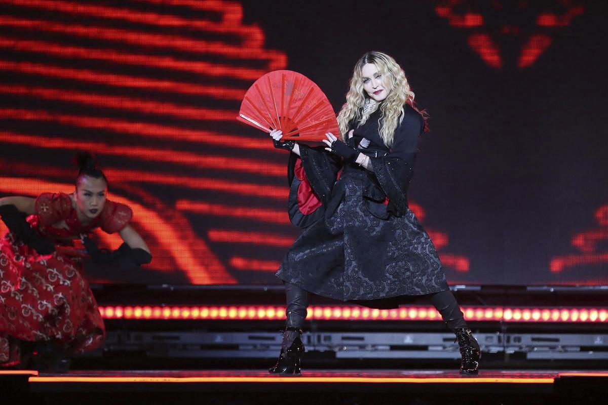 Madonna problemi di salute terapia intensiva tour posticipato