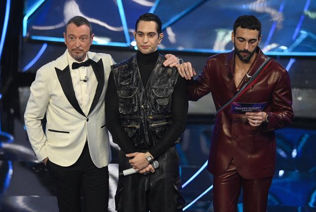 Mahmood, Amadeus e Marco Mengoni (foto Lapresse)