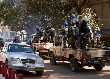 Mali, liberati i tre connazionali sequestrati nel 2022. Rientrati a Roma