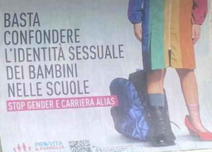 Brescia, affissi cartelloni contro l"'educazione gender"