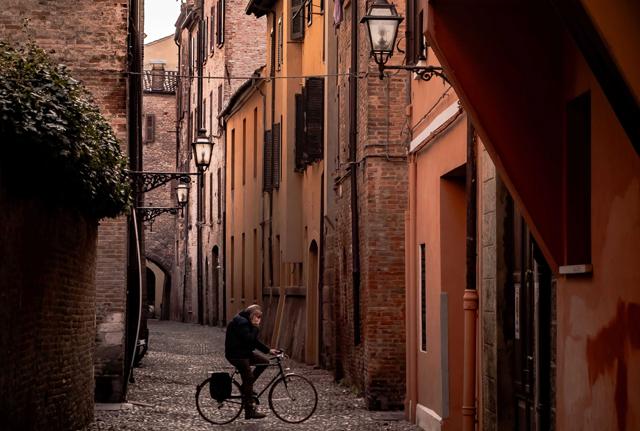 Una vita in Italia, la mostra fotografica di Massimo Marcolin a Milano