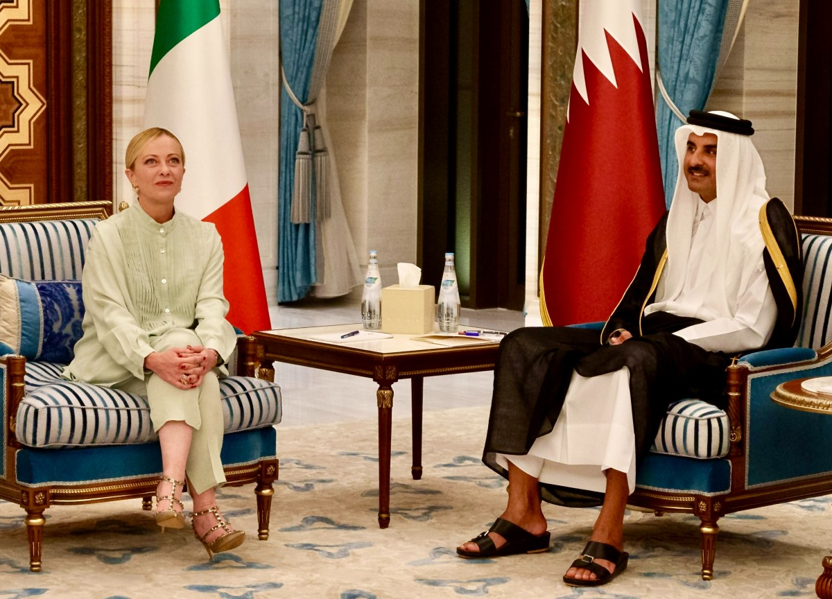 Giorgia Meloni con l'emiro del Qatar, Tamim bin Hamad al Thani