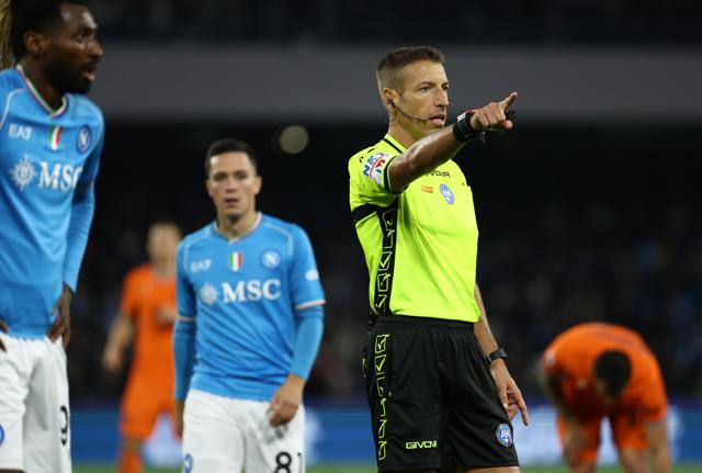 L'arbitro di Napoli-Inter Davide Massa (foto Lapresse)