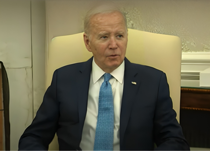 Biden riceve Meloni: "Le ho cantato 'Georgia on my mind' di Ray Charles"