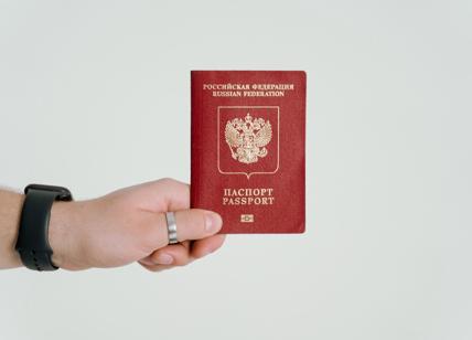 L'Italia sospende i visti d'oro per i cittadini russi dopo un anno di ritardo