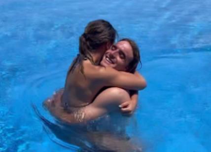 Paula Badosa e Tsitsipas, love story bollente in piscina tra le due tennis star del tennis