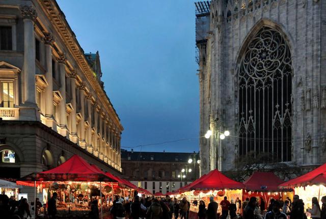 Milano si prepara al Natale degli Alberi 2023