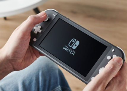Nintendo posticipa il lancio della Switch 2 al 2025 e crolla in Borsa