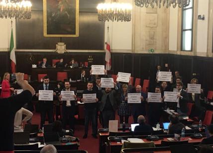 San Siro, l'opposizione protesta in aula. "Serve data certa, Sala riferisca"