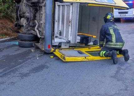 Modena, morte tre persone in un incidente stradale: scontro tra suv e camion