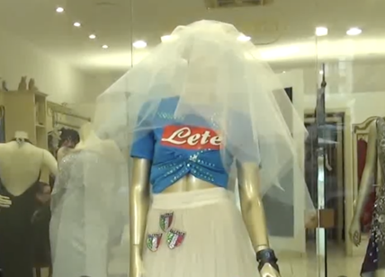 Napoli è pronta per la festa scudetto: tra striscioni, cori e abiti da sposa