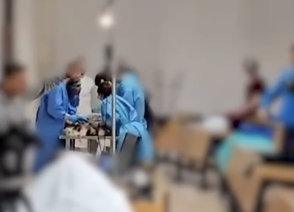 Ballano "Gioca jouer" durante l'autopsia, medici in guai seri. VIDEO