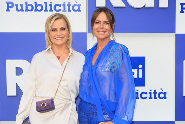 Simona Ventura e Paola Perego (foto Lapresse)