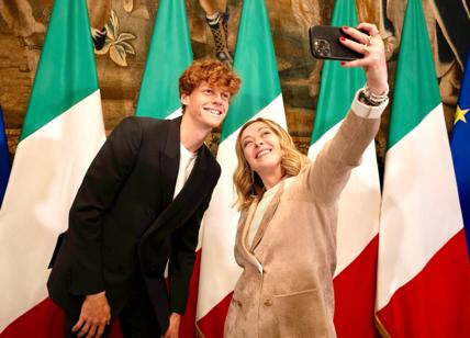 Sinner torna in Italia: il tennista a Palazzo Chigi incontra Giorgia Meloni