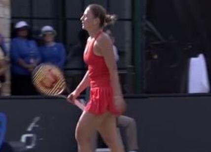 La tennista ucraina Kostyuk rifiuta di stringere la mano all'avversaria russa. VIDEO