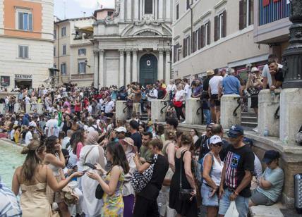 Roma, “Turisti scambiati per bancomat. Allarme albergatori: “Dai bus, al soggiorno e Fontana di Trevi, una stangata”