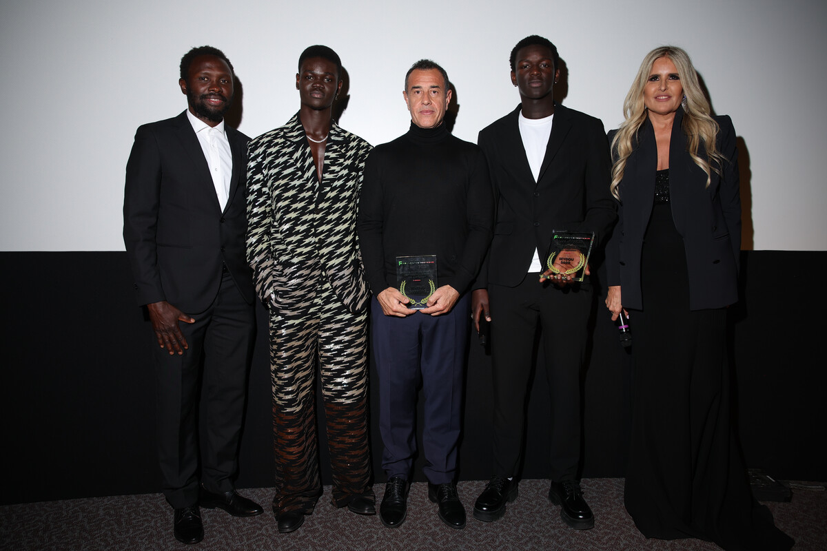 a partire da sinistra Mamadou Kovassi, Moustapha Fall, Matteo Garrone, Seydou Sarr e Tiziana Rocca