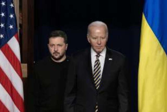 Joe Biden e Volodymyr Zelensky