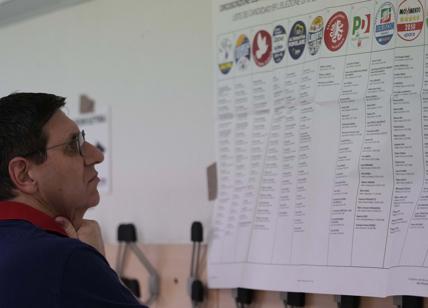 Elezioni europee instant poll alle 23: affluenza bassa, chi spera e chi trema