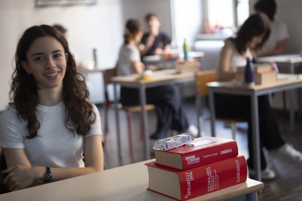 Studenti in aula per la prova di maturità