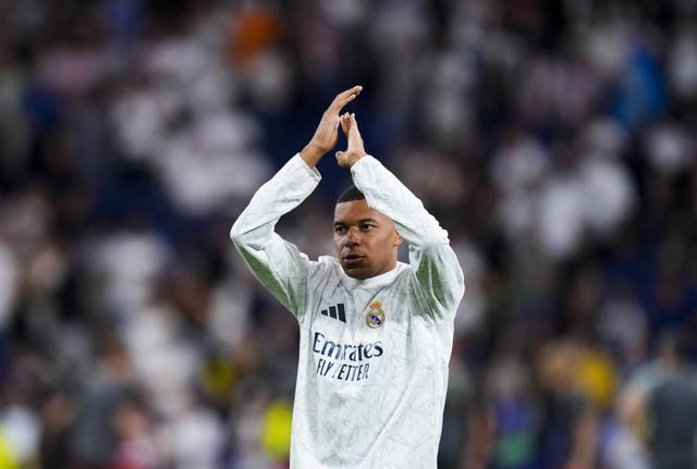 Mbappé indagato per stupro in Svezia. L'attaccante del Real si ribella: "Fake news"