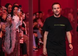 Gucci silura un altro direttore creativo: dietro l'addio di De Sarno la crisi delle vendite del gruppo Kering