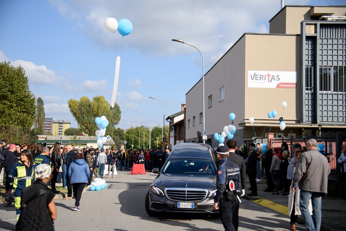 Rozzano, i funerali di Manuel Mastrapasqua