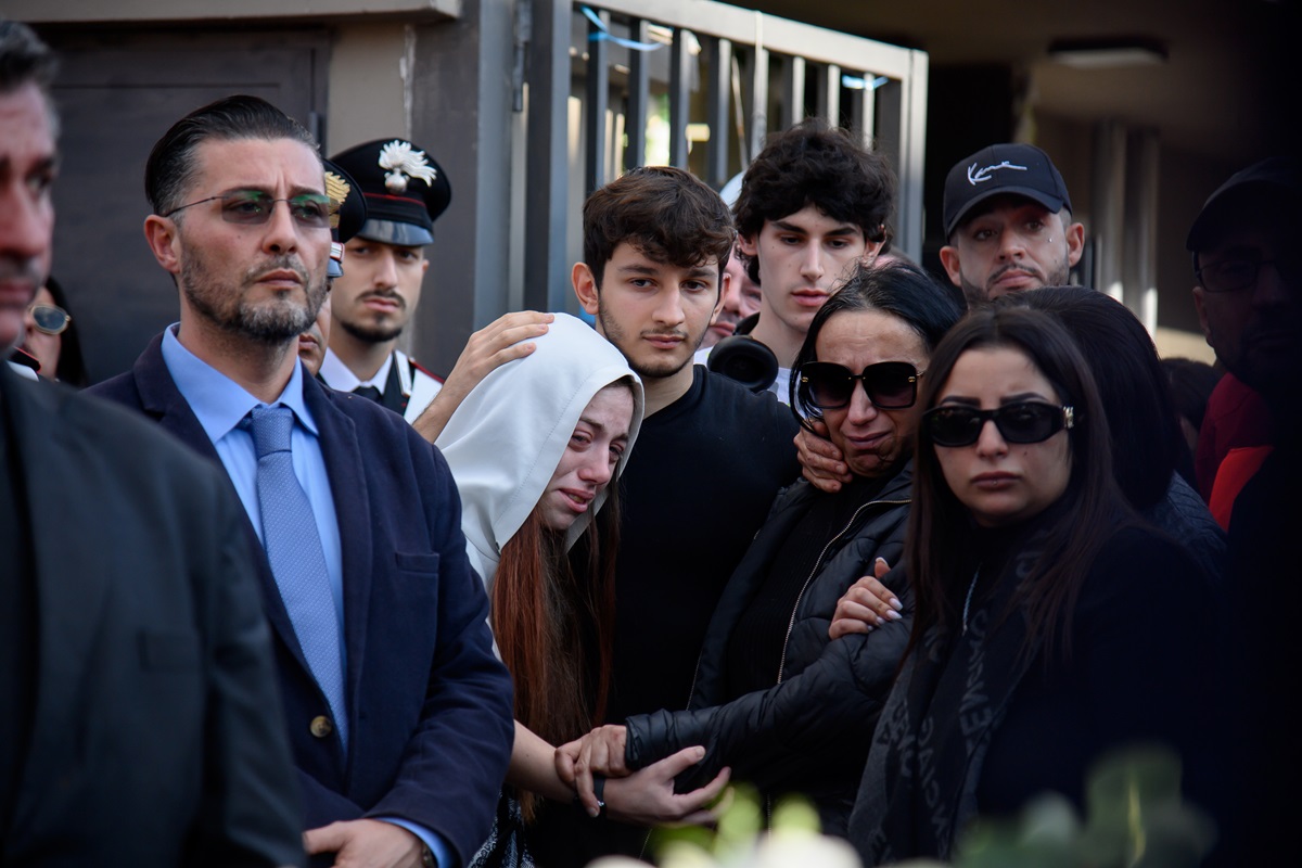 Rozzano, i funerali di Manuel Mastrapasqua