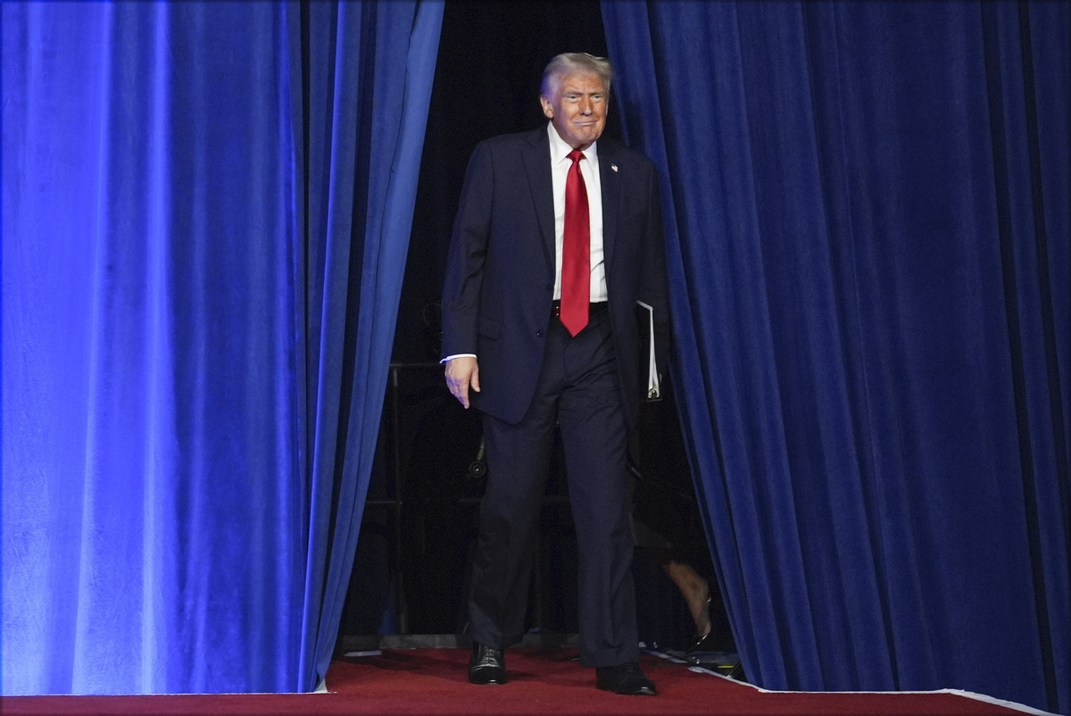 Donald Trump, arriva dopo la vittoria alla festa di veglia elettorale al Palm Beach Convention Center