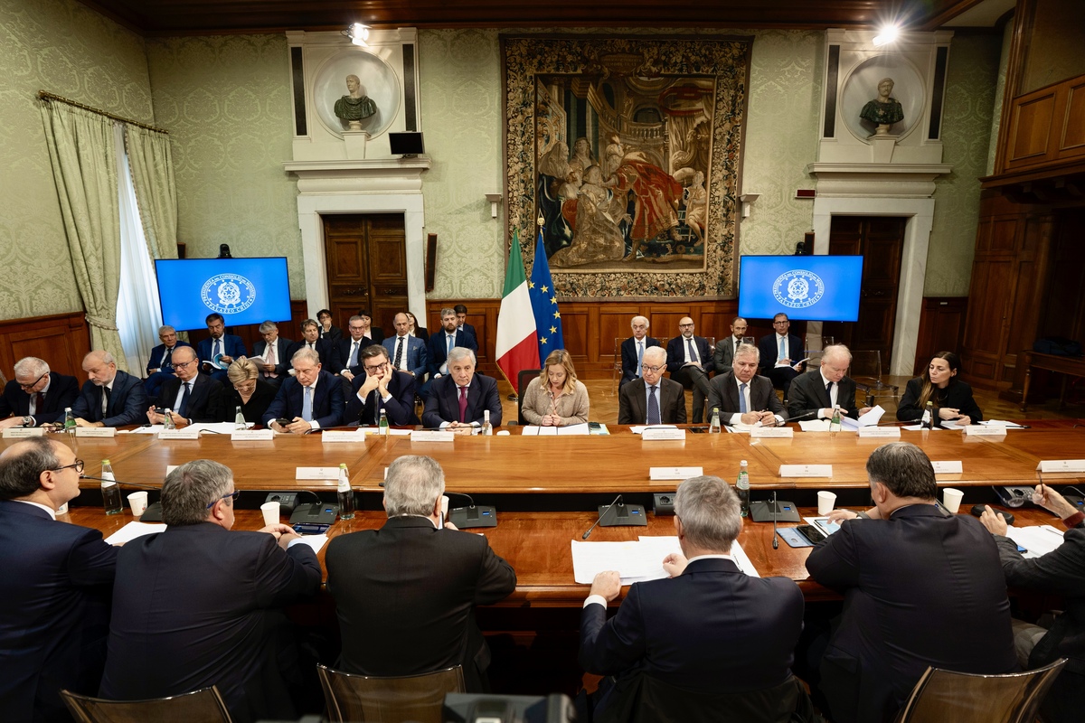 Chigi, incontro governo-sindacati con la premier Giorgia Meloni