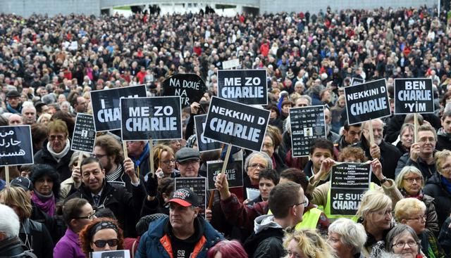  la marcia per ricordare le vittime di Charlie