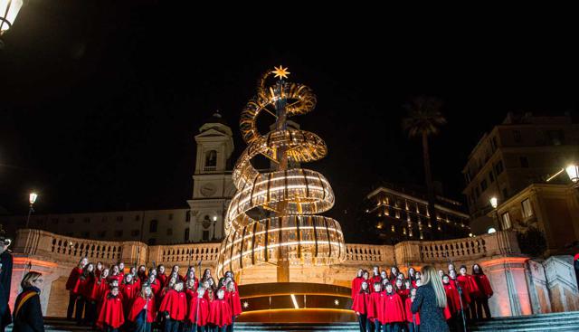 Alberi di Natale nelle piazze italiane? Oltre un milione di euro per tenerli accesi durante le feste