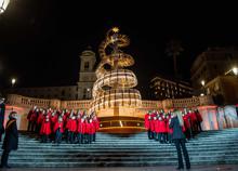 Alberi di Natale nelle piazze italiane? Oltre un milione di euro per tenerli accesi durante le feste