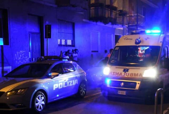 L'ambulanza e la polizia sul luogo della tragedia