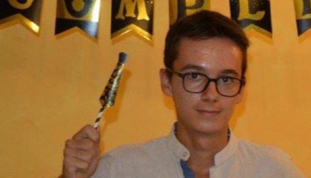 Andrea Prospero e il mistero delle 60 sim del ragazzo morto a Perugia. La famiglia non crede al suicidio