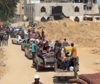 I palestinesi in fuga da Khan Yunis, oltre 70 morti nei raid