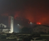 Il vilaggio in Portogallo circondato dalle fiamme