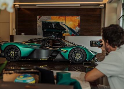 Fernando Alonso debutta a Monaco con la sua Aston Martin Valkyrie personalizzata