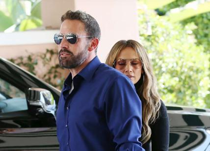 Ben Affleck e Jennifer Lopez per la prima volta insieme dopo la separazione a pranzo con i figli: clima sereno, ma poi scoppia la lite