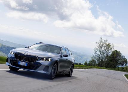 BMW: nuova Serie 5 Touring 2024: elegante, sportiva, elettrica e termica