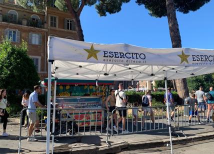 Fori Imperiali, spunta un camionbar abusivo: nessuno se ne era accorto