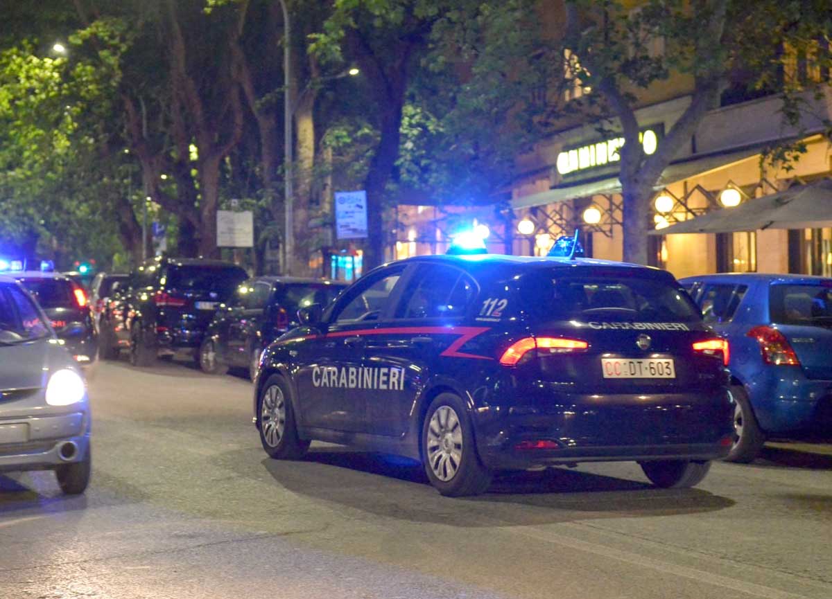 https://www.affaritaliani.it/static/upl2024/cara/0000/carabinieri-roma-discoteca-021.jpg